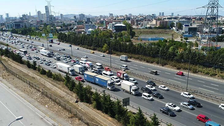 İstanbul'da bayram tatili trafiği başladı
