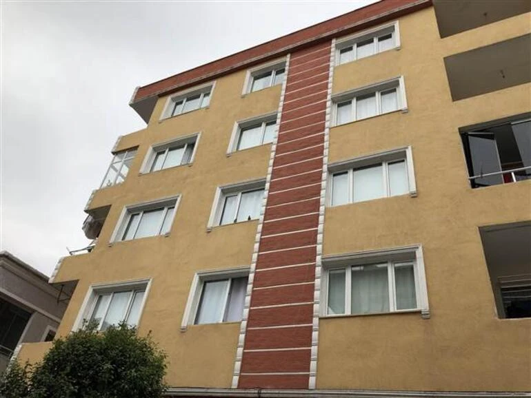 Silivri depreminin ardından Avcılar'da bir evde çatlak oluştu
