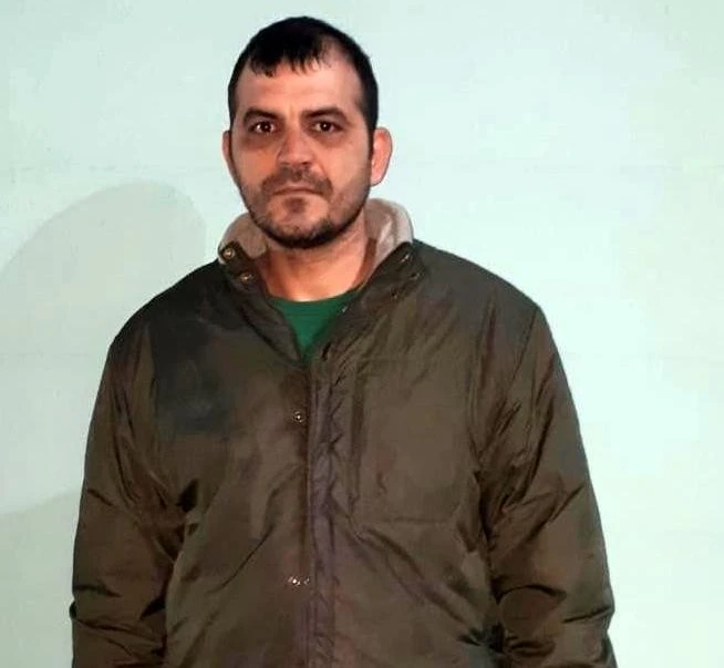 Dolandırıcı emniyetin önünden geçerken yakalandı