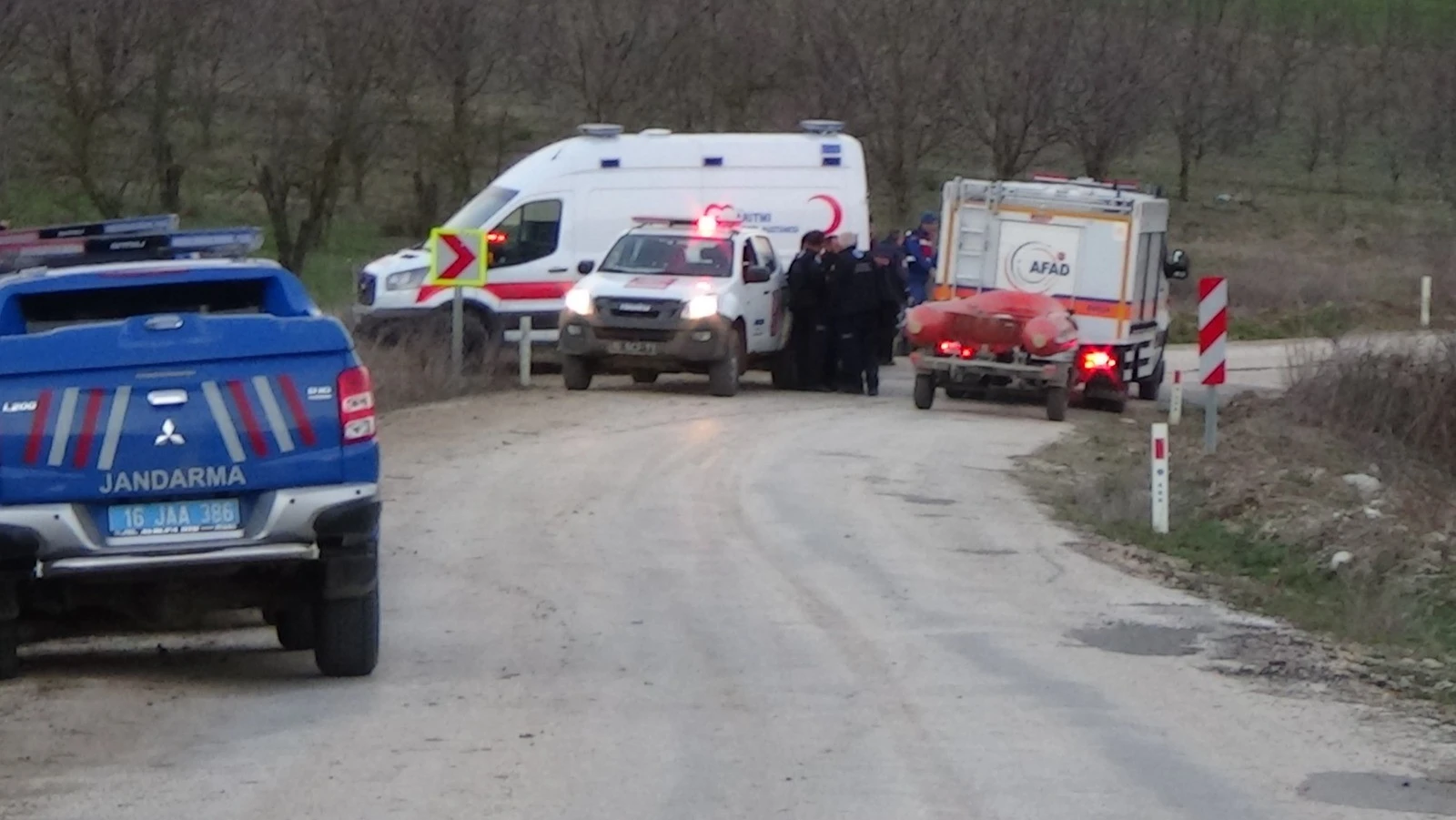 Lüks araç kazada hurdaya döndü