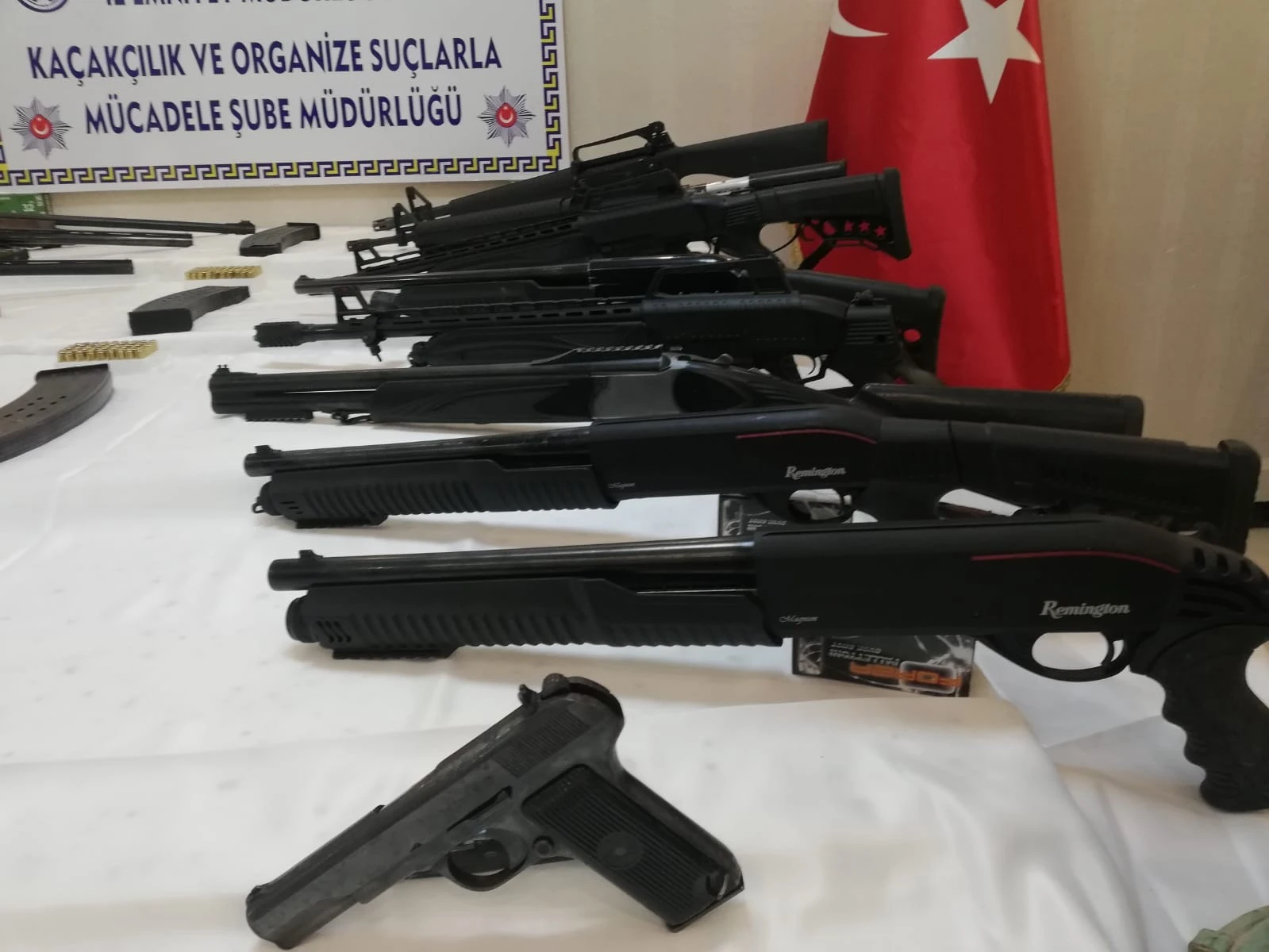 Mardin’deki operasyonlarda cephanelik ele geçirildi