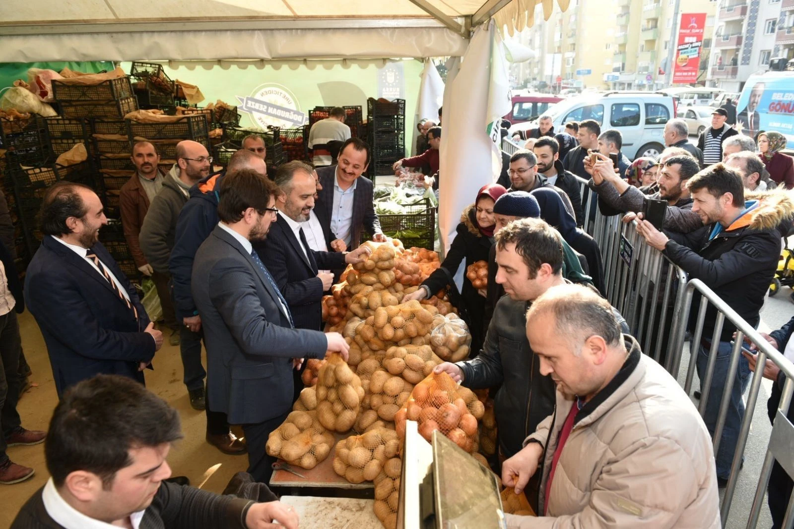 Bursalılar en çok ucuz patatese akın etti