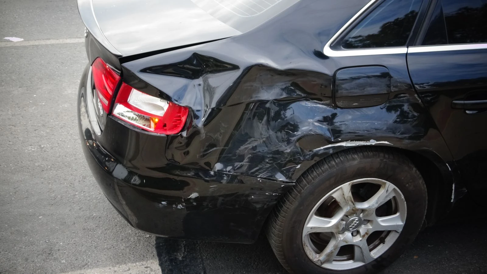 Maltepe sahil yolunda kaza: 2 yaralı