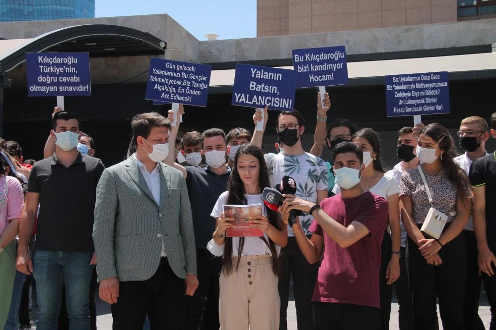 Gençlerden Kılıçdaroğlu'na YKS davası