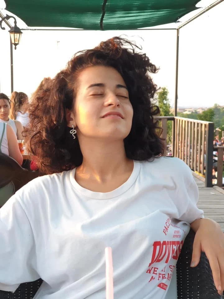 Vahşice katledilen Azra'yı arkadaşları anlattı: Kadın cinayetleri hareketlerinde gönüllü çalıştı