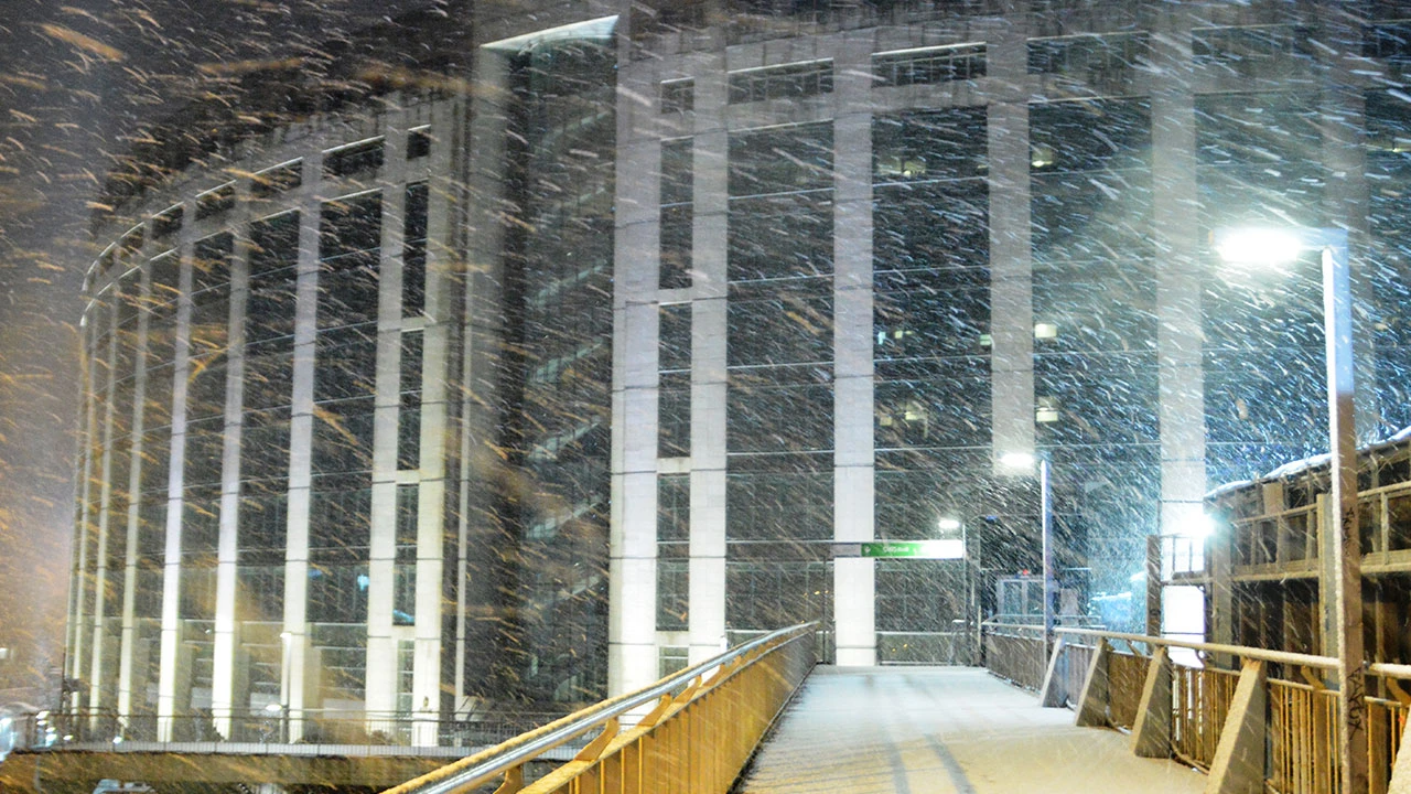 İstanbul, Ankara ve çok sayıda il için kar uyarısı! Asıl hareketlilik başlıyor... (23 Ocak 2022 hava durumu)
