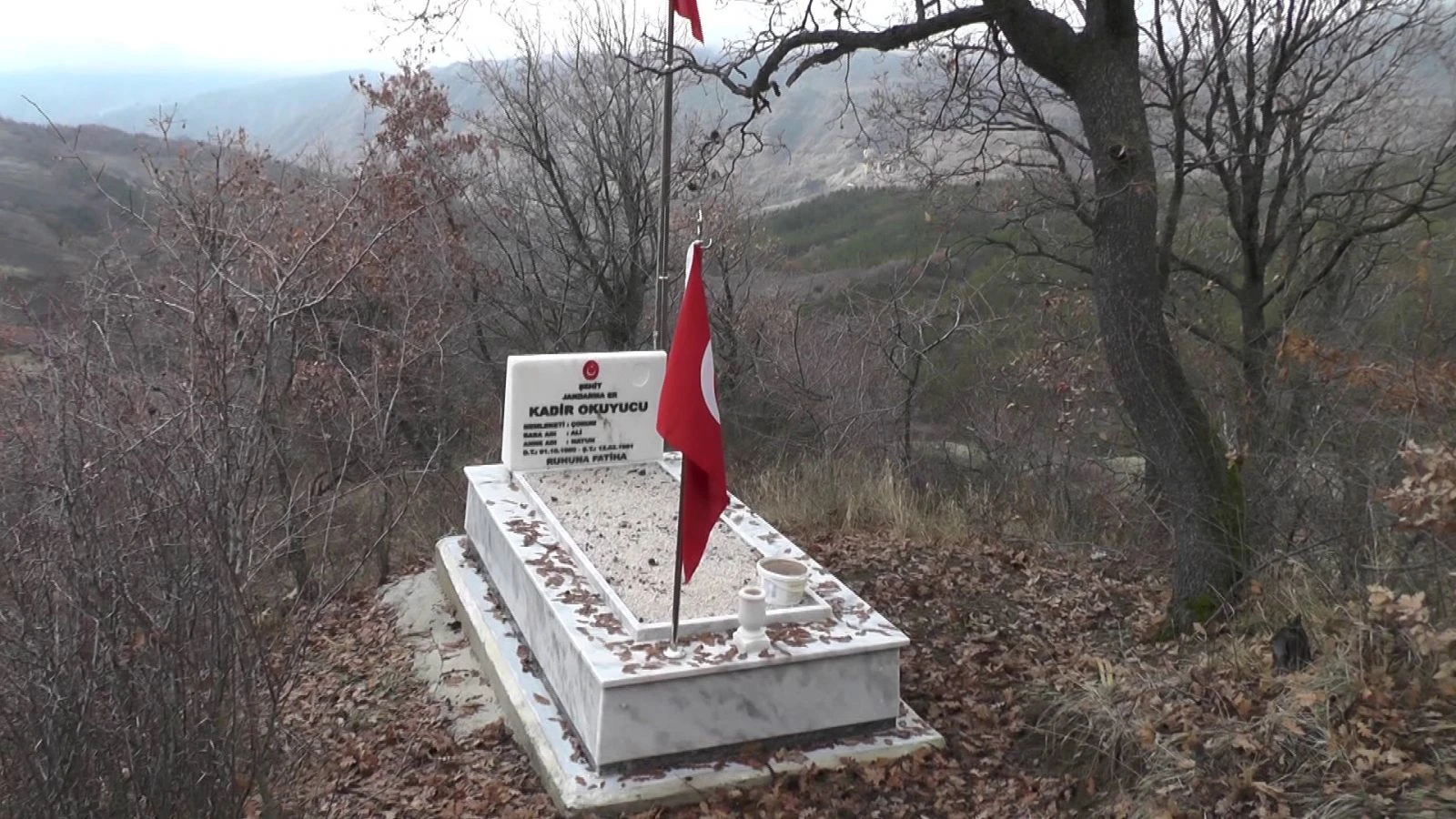 Heyelan korkusuyla yaşayan köylüler yardım bekliyor