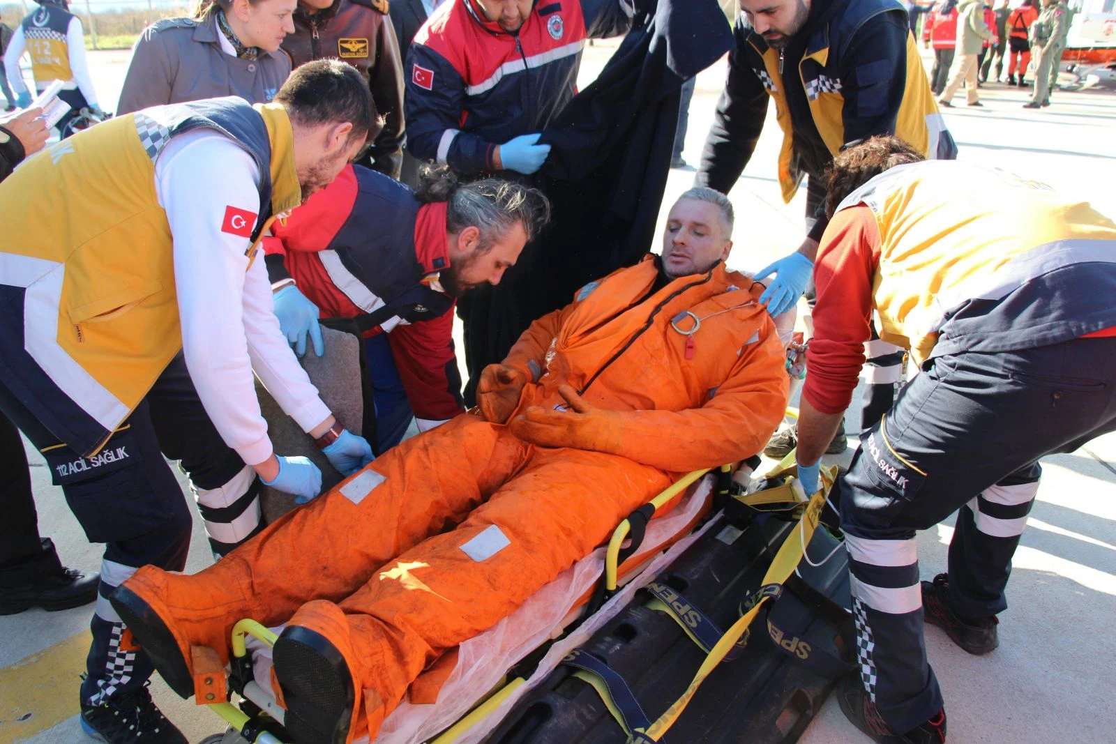 Karadeniz'de batan gemiden 7 kişi kurtarıldı, 2 kişinin cansız bedenine ulaşıldı