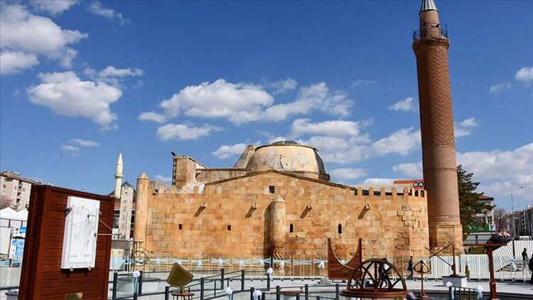 Cacabey Kimdir? Cacabey Nurettin Cebrail Kimdir? (1240-1301)