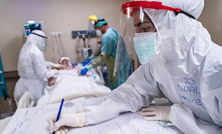 DSÖ’nden korkutan açıklama: Omicron çok yüksek küresel riske sahip