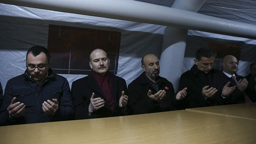 İçişleri Bakanı Soylu'dan şehit ailesine ziyaret