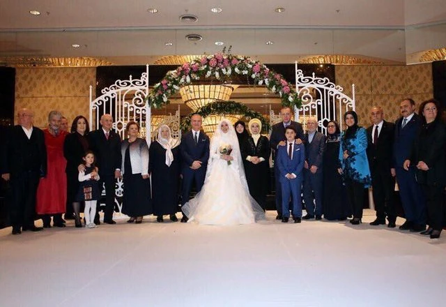 AK Partili Fatma Benli Kimdir kaç yaşında eşi Uğur Yalçın kimdir? Fatma Benli ile Uğur Yalçın evlendi