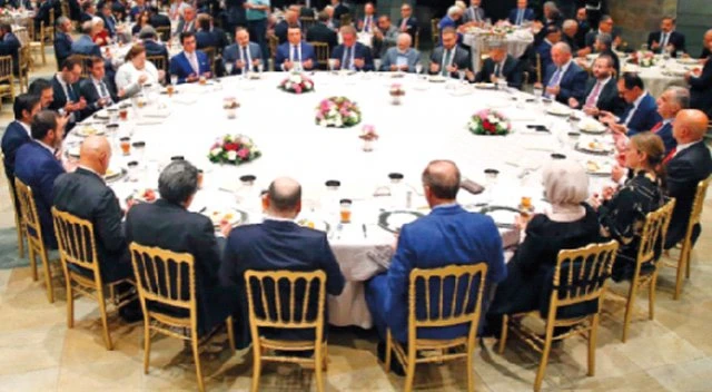 Huber'de medya gecesi! İşte o iftarın perde arkası