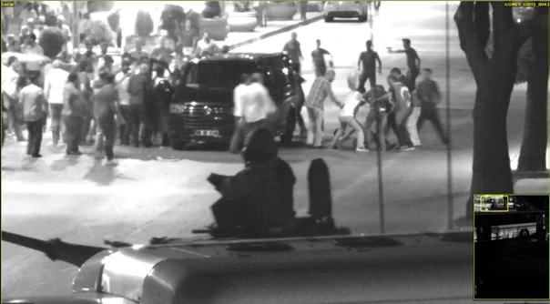 Darbecinin vatandaşa ateş ettiği anlar kamerada