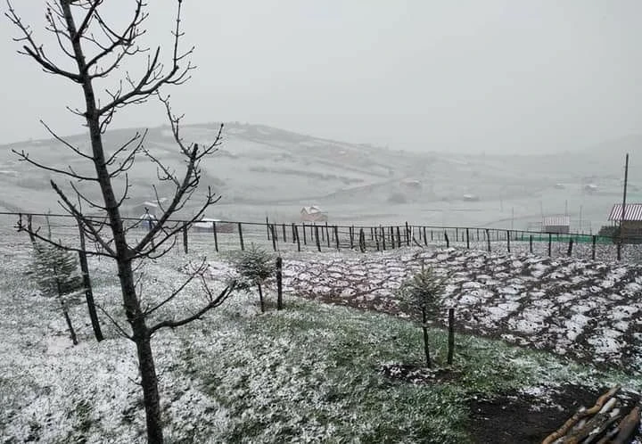 Sağanak yağmur yerini kar yağışına bıraktı