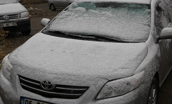 Van Başkale'ye kış erken geldi