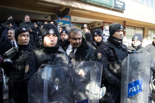 Sırrı Süreyya terör sevici doktorların yanında