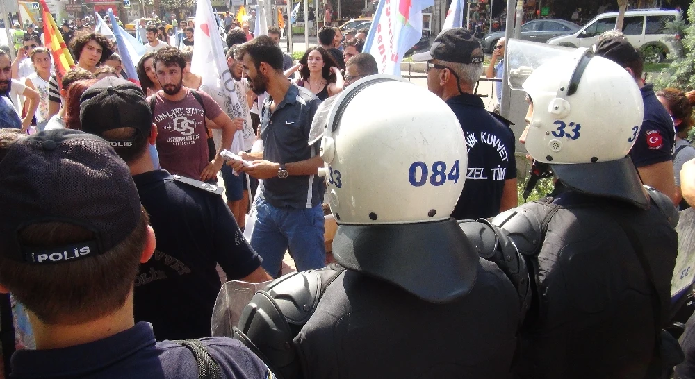 Mersin Adliyesi'nde arbede