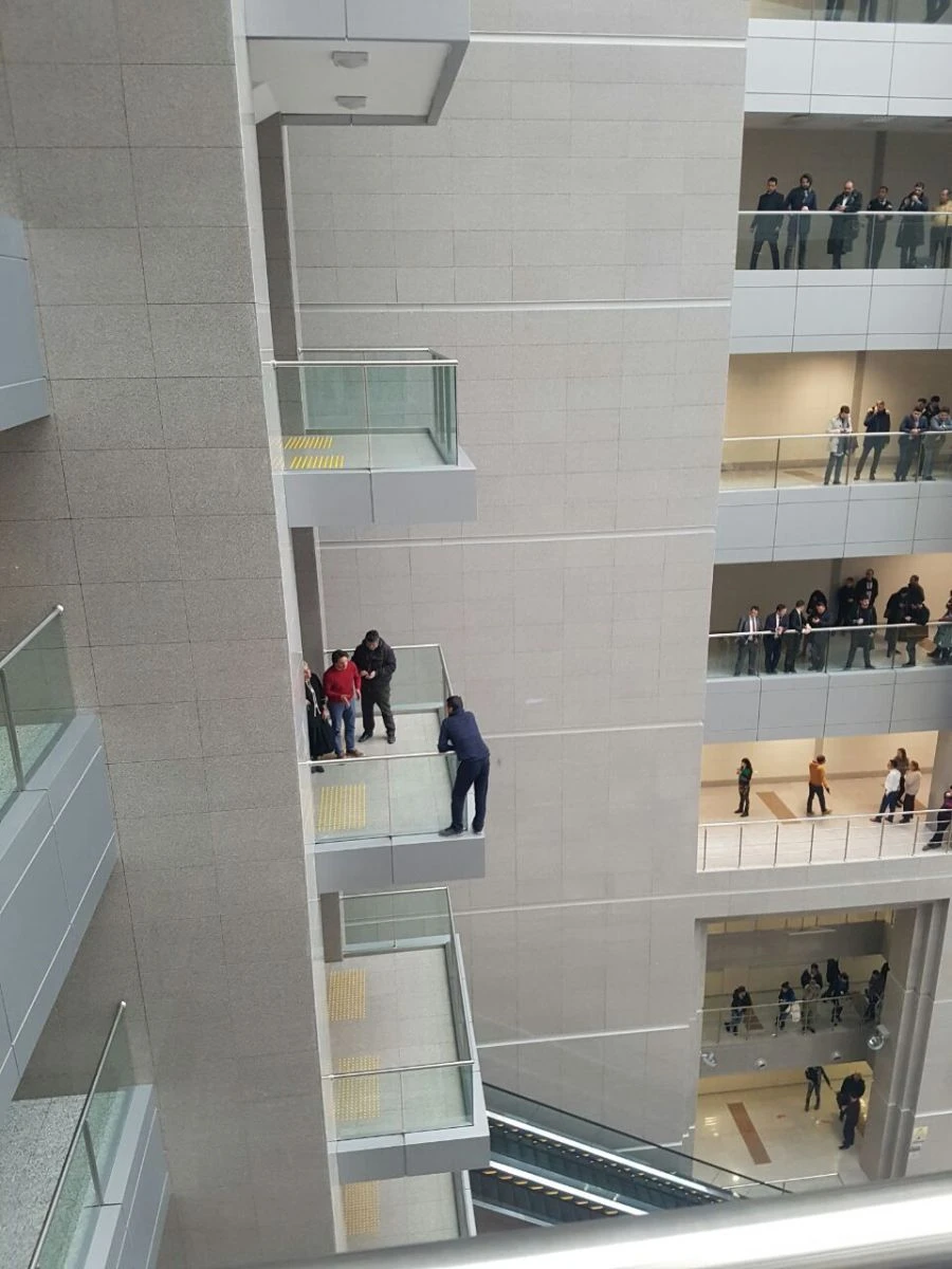 Çağlayan Adliyesi'nde intihar girişimi