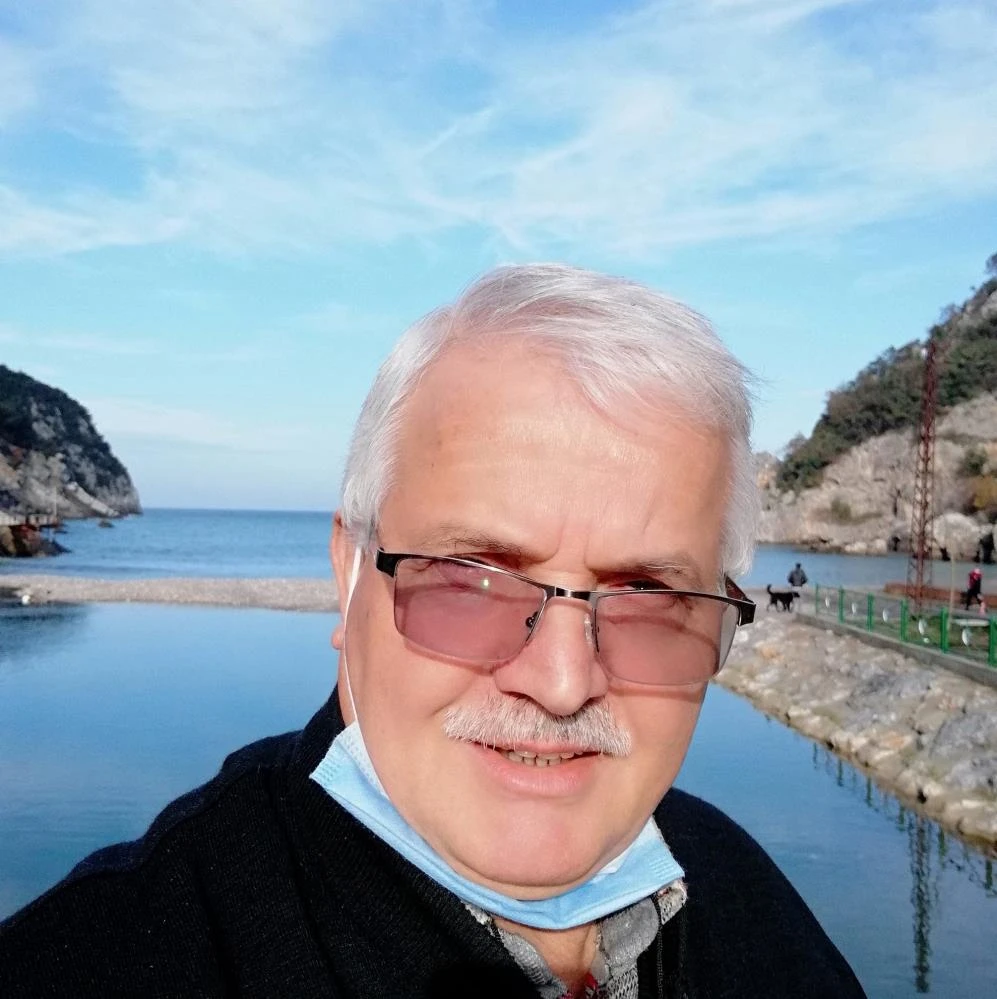 Koronavirüse yakalandığını duyurdu, 10 saat sonra hayatını kaybetti