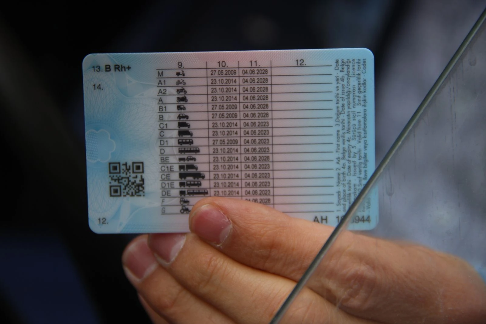 Çocuklukta hayalini kurdu, 31 sınıf ehliyet aldı