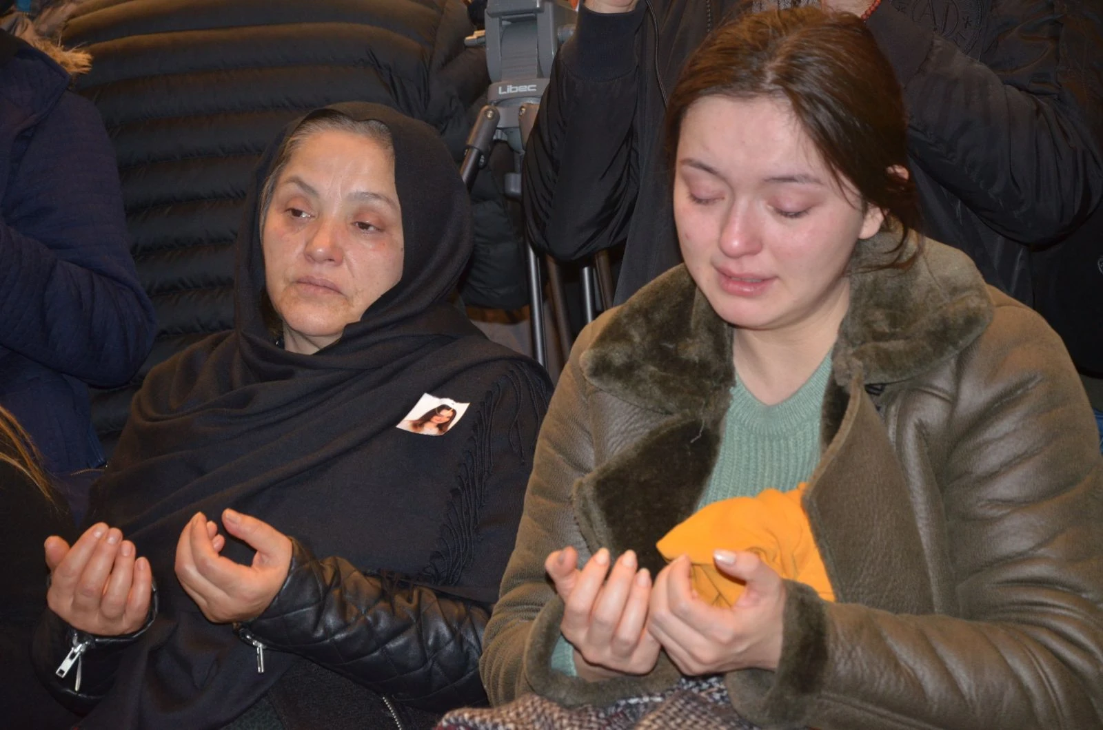 Bıçaklanarak öldürülen Ceren'e gözyaşı