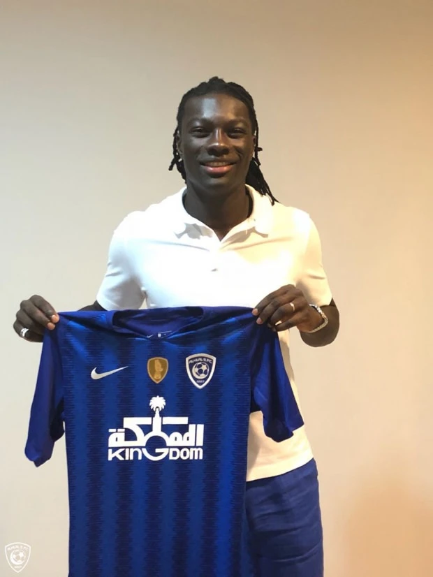 Bafetimbi Gomis, 2018'de El-Hilal ile 3 yıllık sözleşme imzaladı