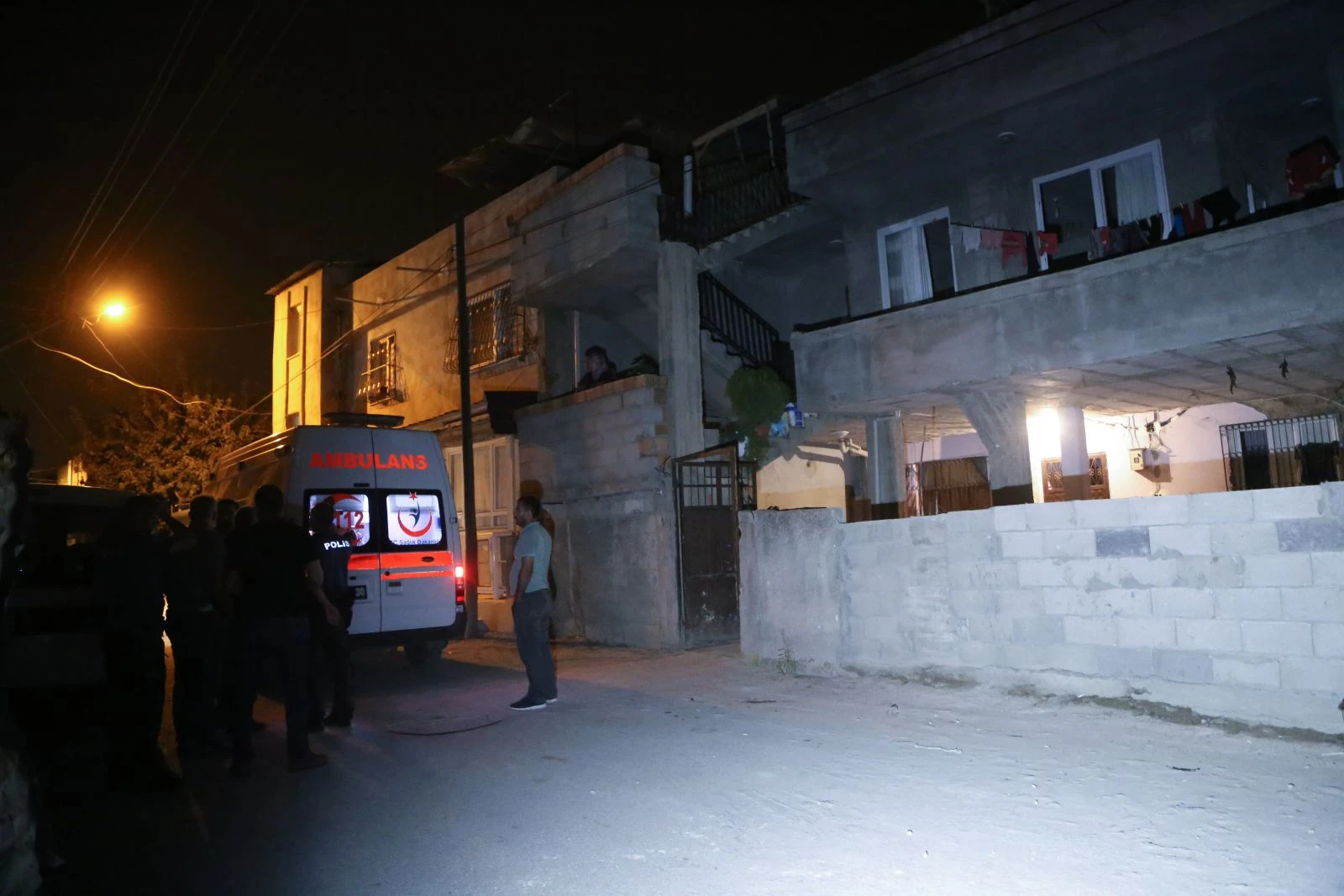 Hırsız ev sahibini görünce bakın ne yaptı...