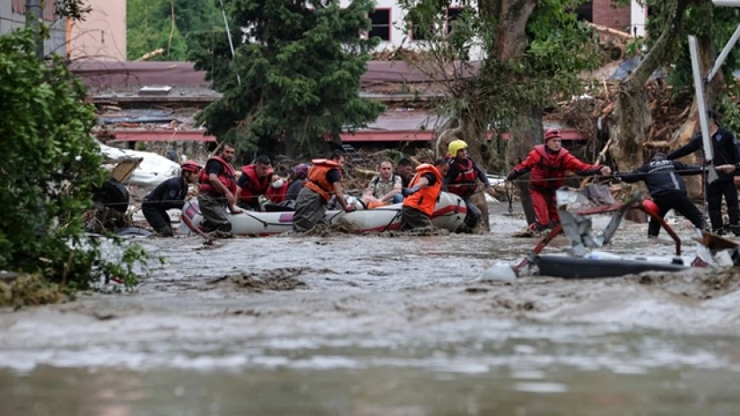 Son dakika! Batı Karadeniz'de sel felaketi: Kastamonu, Sinop ve Bartın'da bilanço ağırlaşıyor