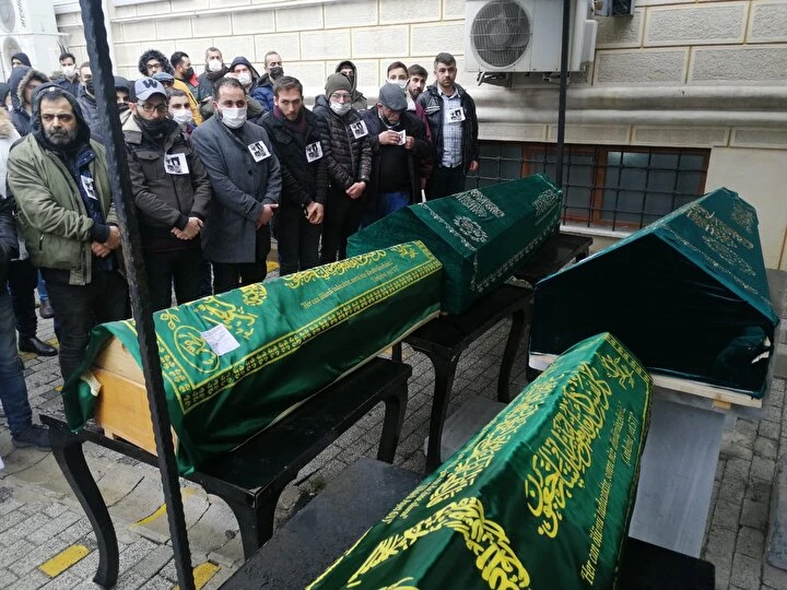 İstanbul'da kahreden kare: 4 çocuk yan yana defnedildi