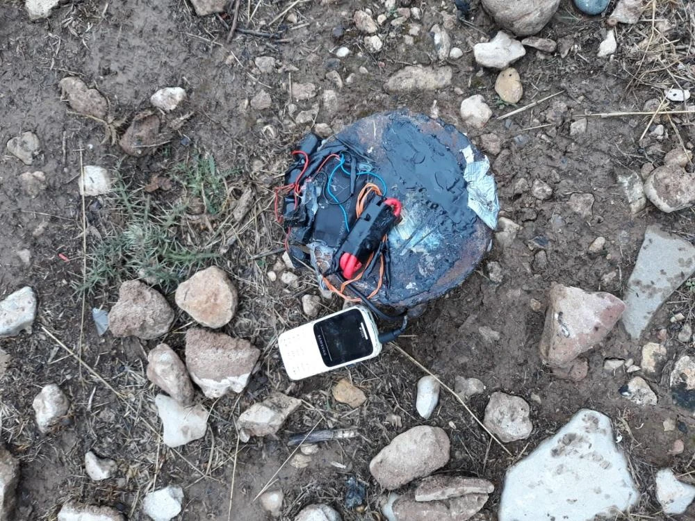 Hain girişim son anda fark edildi: Jandarma aracına yerleştirilen EYP imha edildi