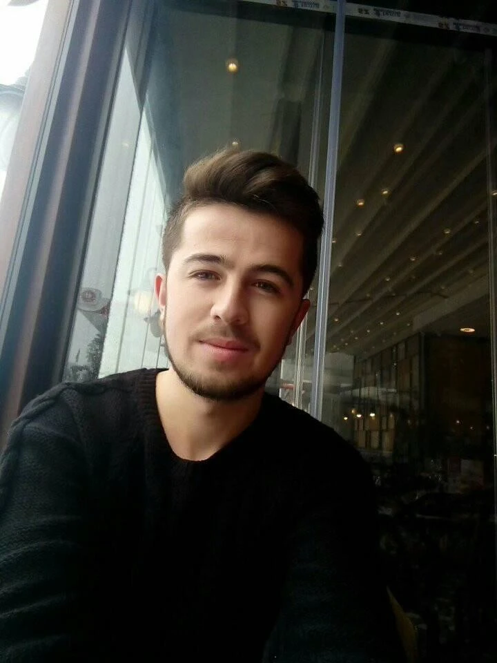 Yolun karşısına geçerken otomobil çarpması sonucu ölen gencin cenazesi alındı