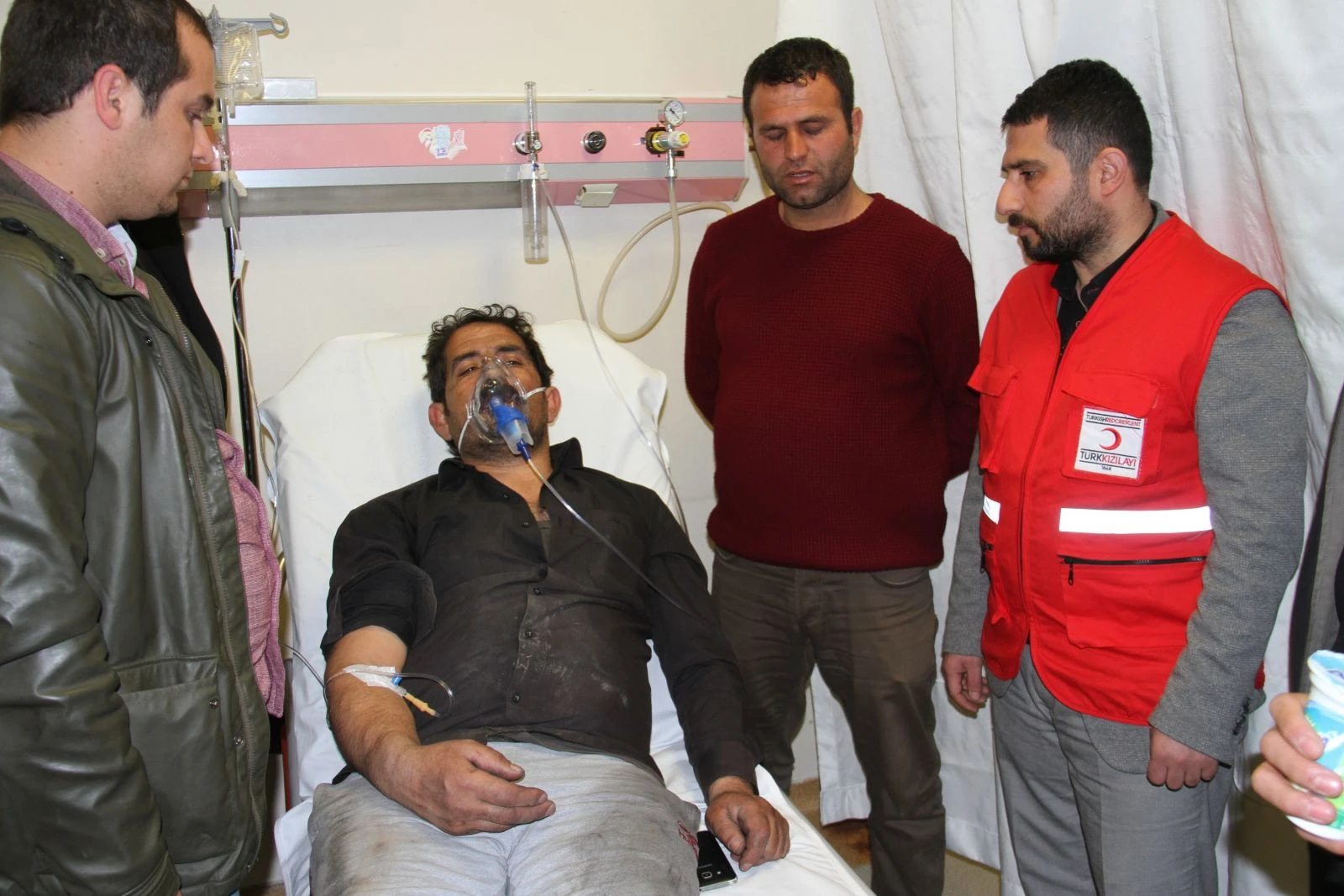 Yangında tavanı çöken evde can pazarı