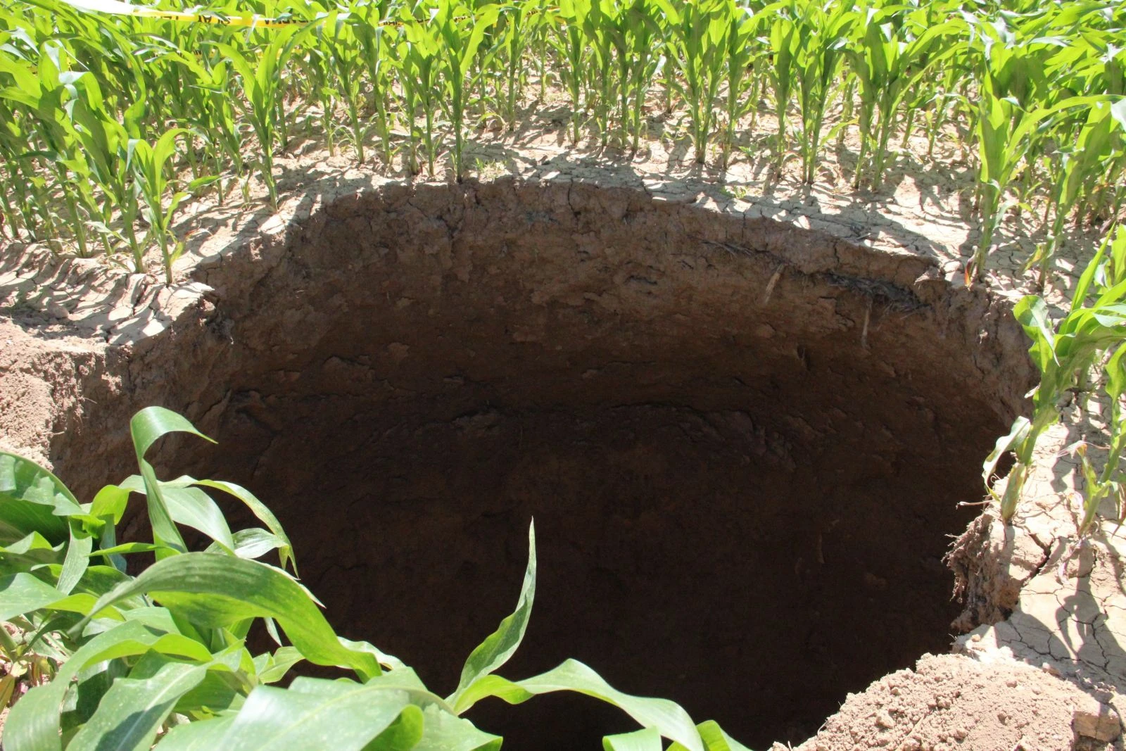 Karaman'da yeni obruk oluştu, köylüler tedirgin