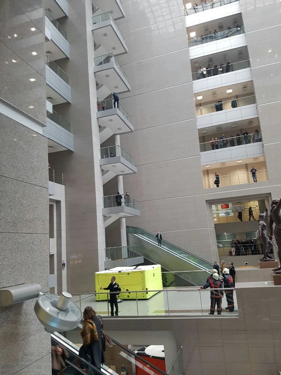 Çağlayan Adliyesi'nde intihar girişimi