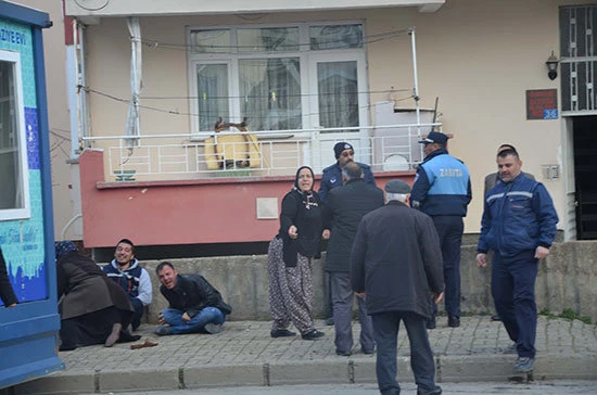 Hakkari'de şehit düşen polis memurunun ailesine acı haber verildi