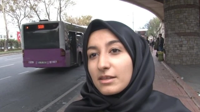 Otobüsün kamerasından olanları izledi, şaştı kaldı