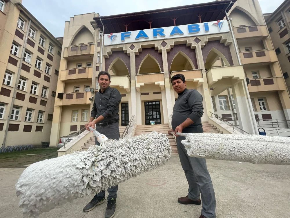 Bizim çok güzel öğretmenlerimiz var... Bir aşkı nakış nakış işleyen neferler