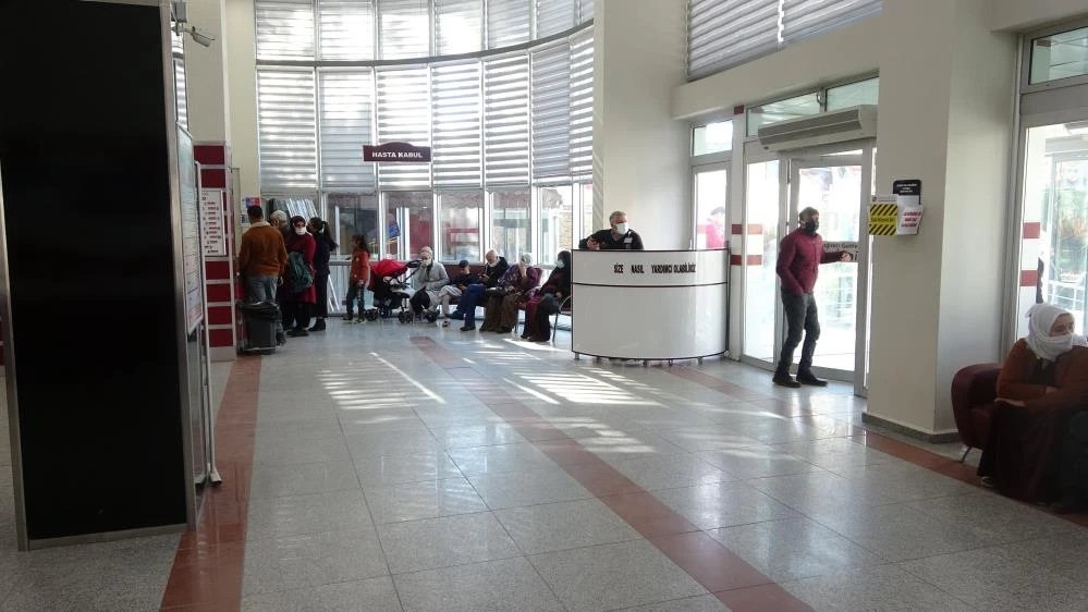 Sağlık çalışanlarına şiddet bitmiyor: Doktora kolonya şişesiyle saldırdı