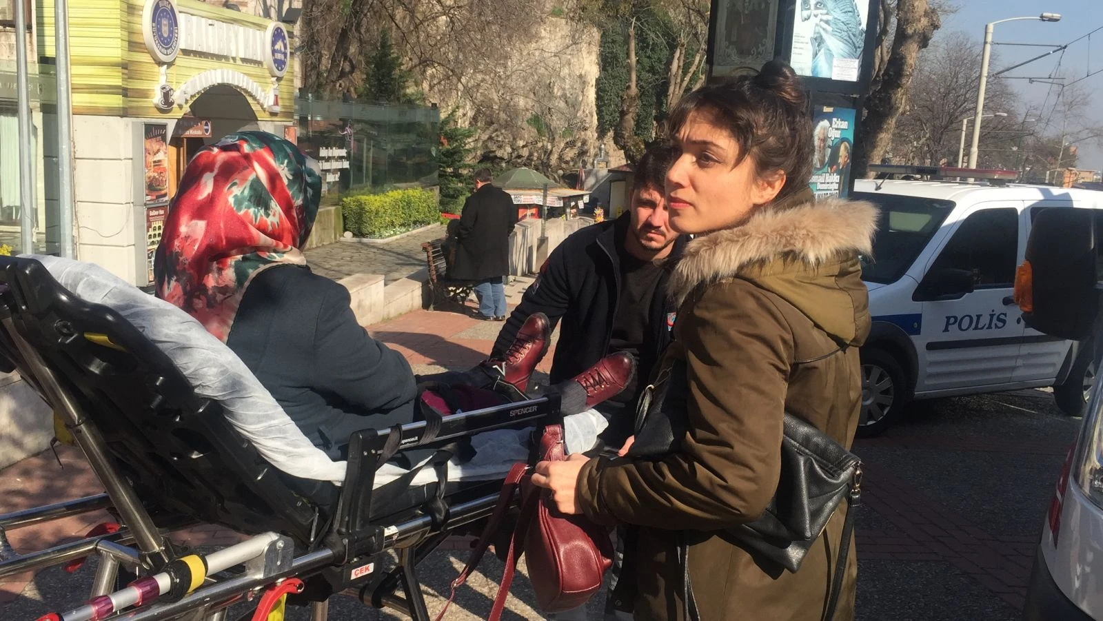 Bursa'da yürüyen merdiven paniği! Çok sayıda öğrenci yaralı