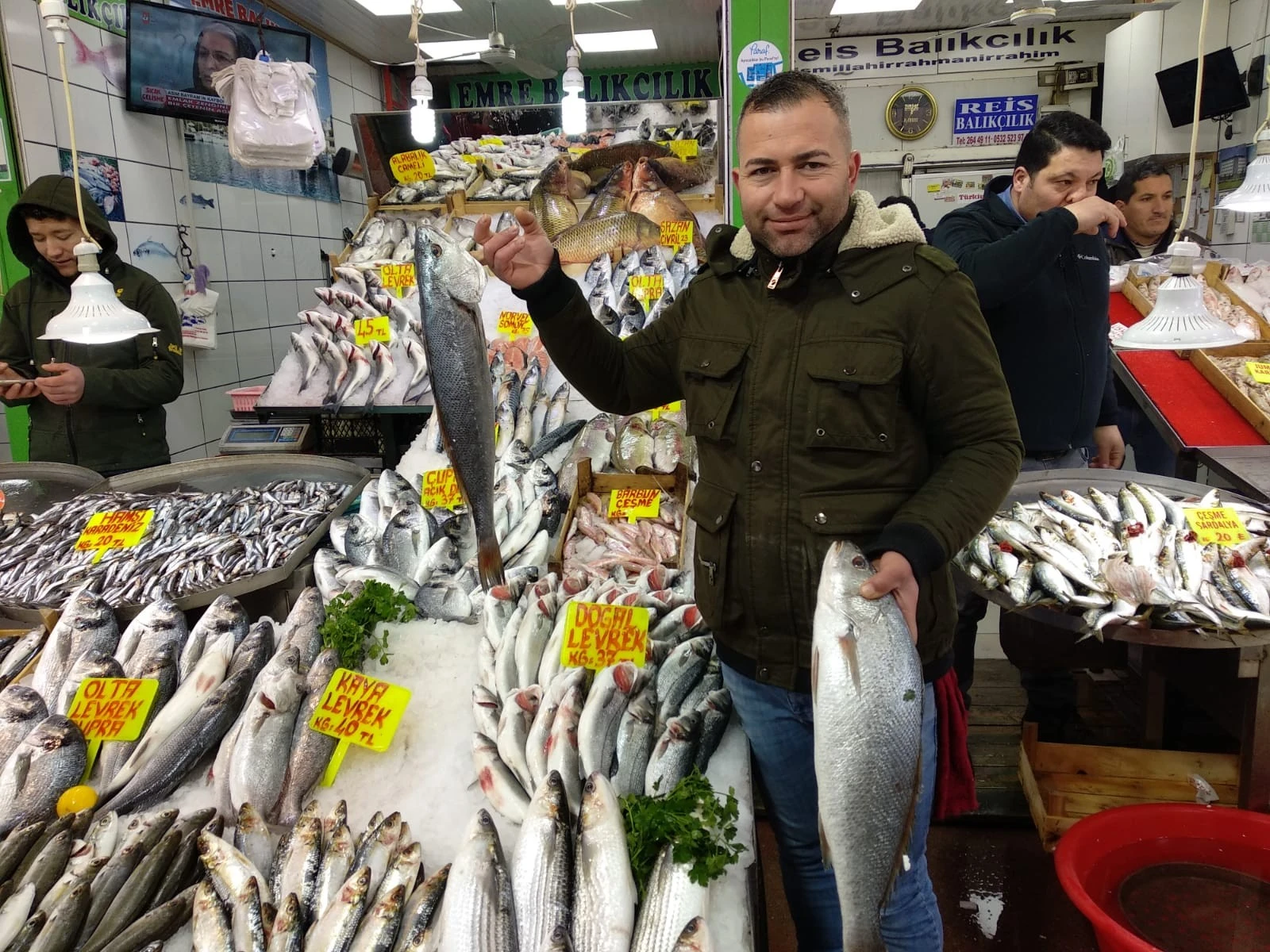 Balık alış fiyatları arttı, satışlar aynı