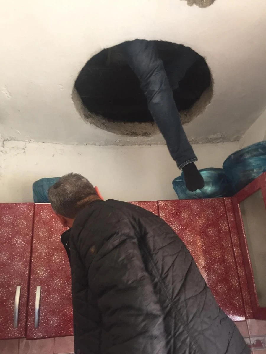 8 suçtan aranan kadın tavan arasında yakalandı