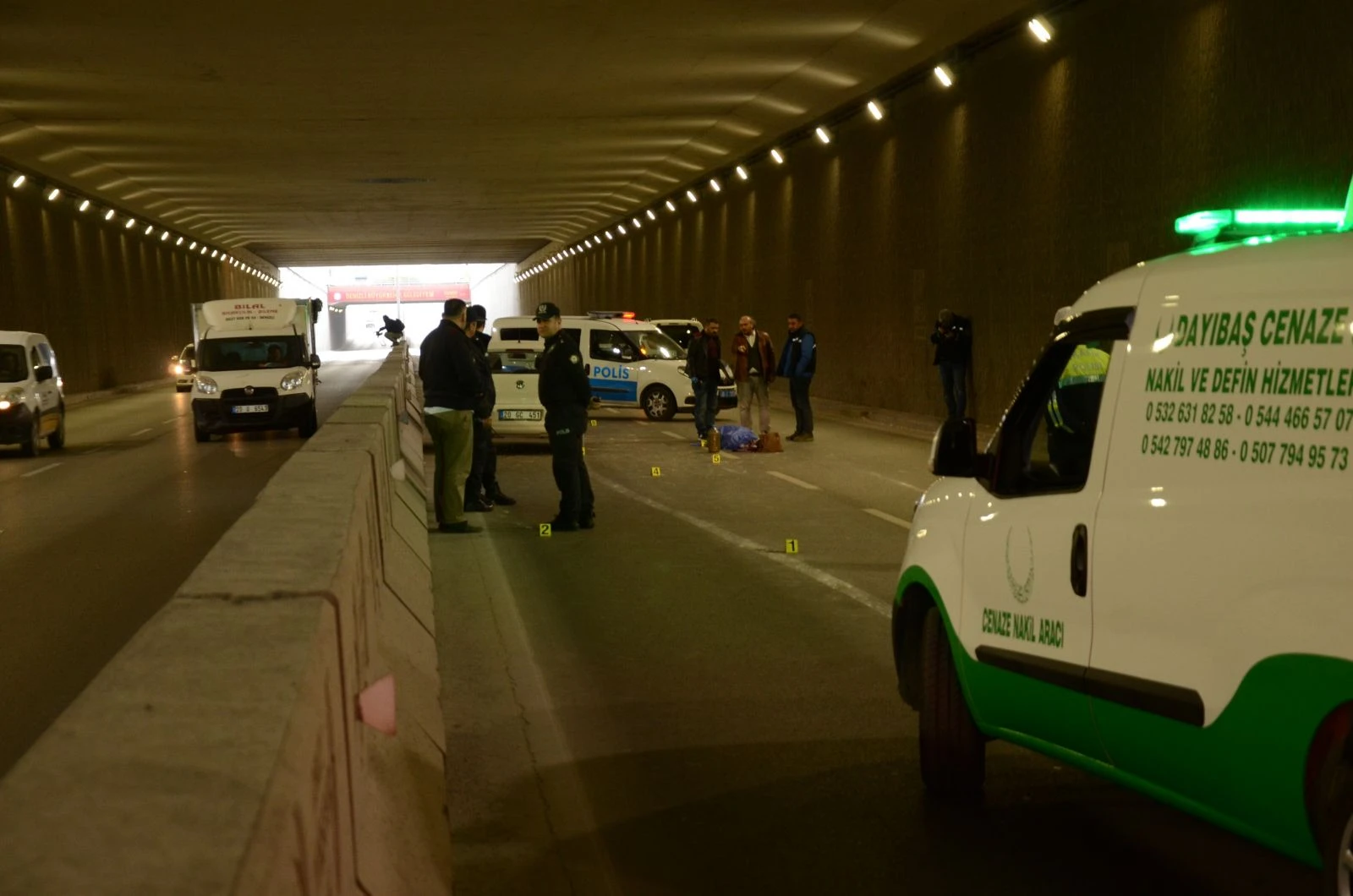 Alt geçitte yürüyen kadına otomobil çarptı: 1 ölü