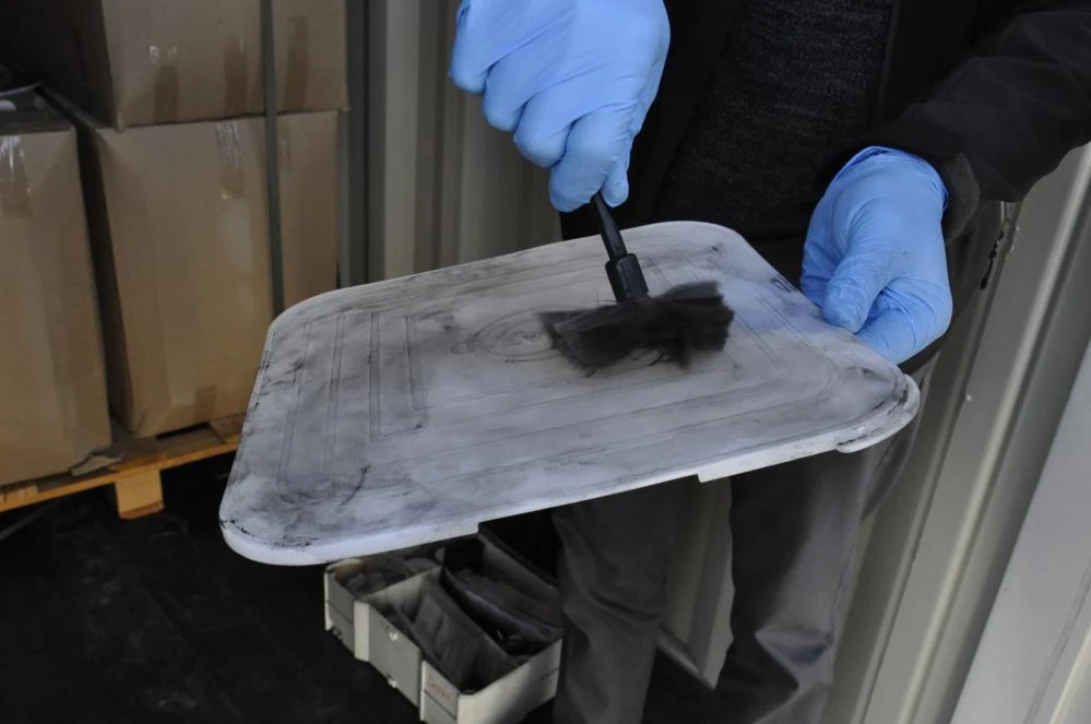 AFAD’ın yaşam malzemelerine göz diktiler