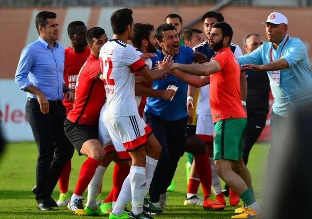 Altınordu golü attı, ortalık karıştı