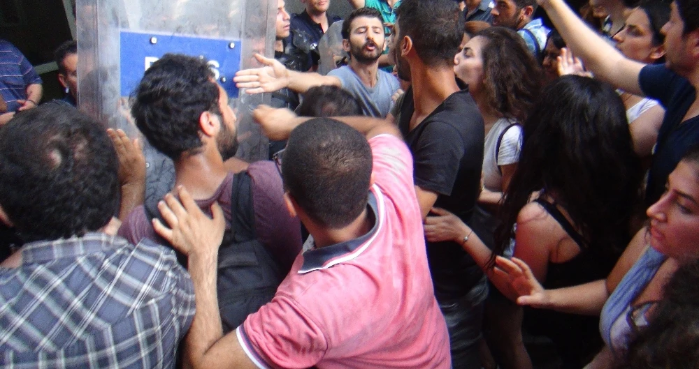 Mersin Adliyesi'nde arbede