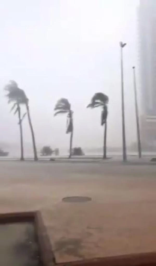 Suudi Arabistan'da şiddetli yağış