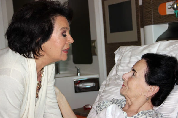 Usta oyuncu Fatma Girik ameliyat oldu