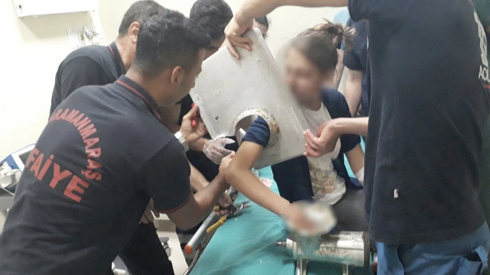 Tarhana çekerken elini makineye kaptırdı