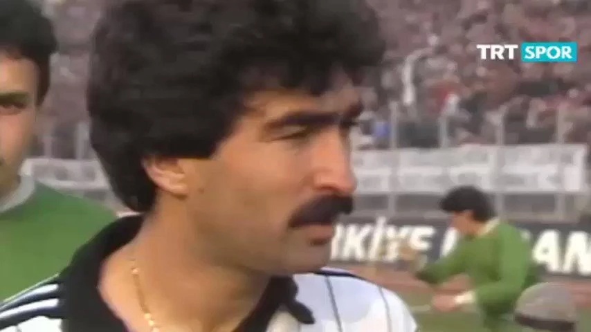Futbol Sahasının İçinde Yapılan Röportajlar